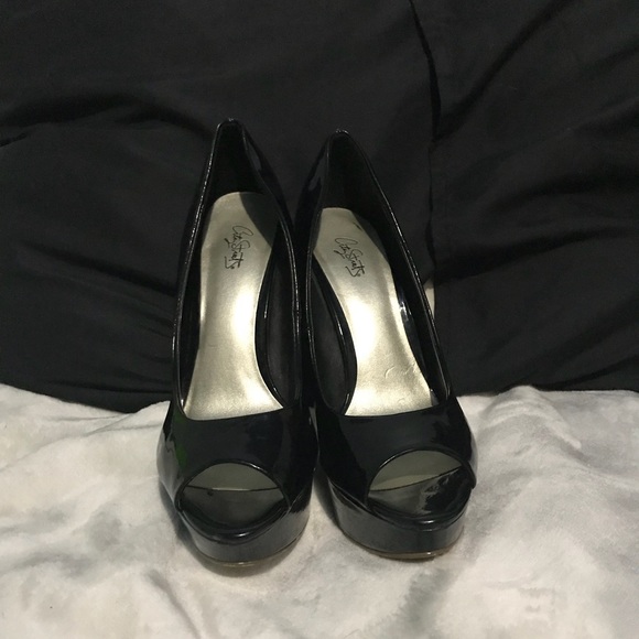 Black open toed heels - Picture 2 of 6